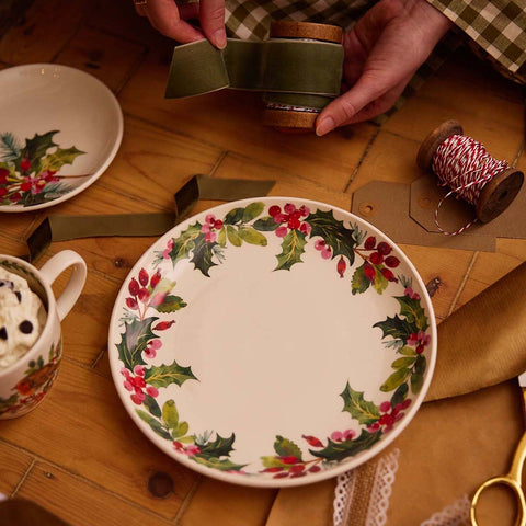 NEW - Portmeirion - Botanic Garden - Christmas - Salad Plate - Holly & Berries