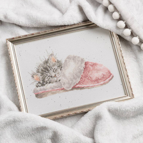 Bothy Threads - Wrendale - Cross Stitch Kit - The Snuggle is Real