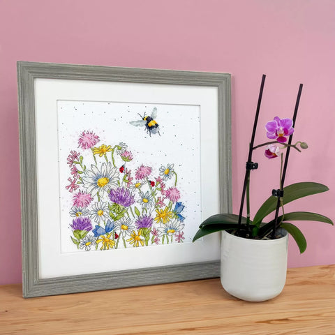 NEW - Bothy Threads - Wrendale - Cross Stitch Kit - Spreading Sunshine