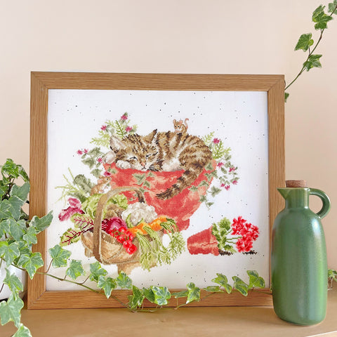 NEW - Bothy Threads - Wrendale - Cross Stitch Kit - Purrrfect Spot