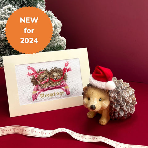 Bothy Threads - Wrendale Christmas - Greeting Card Cross Stitch Kit - Sledgehogs