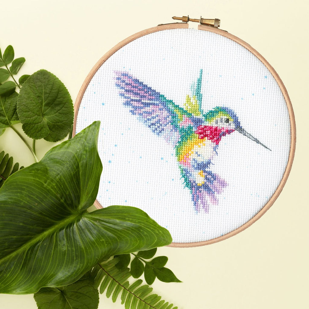 Bothy Threads - Wrendale - Cross Stitch Kit - Humming Along - Hummingbird